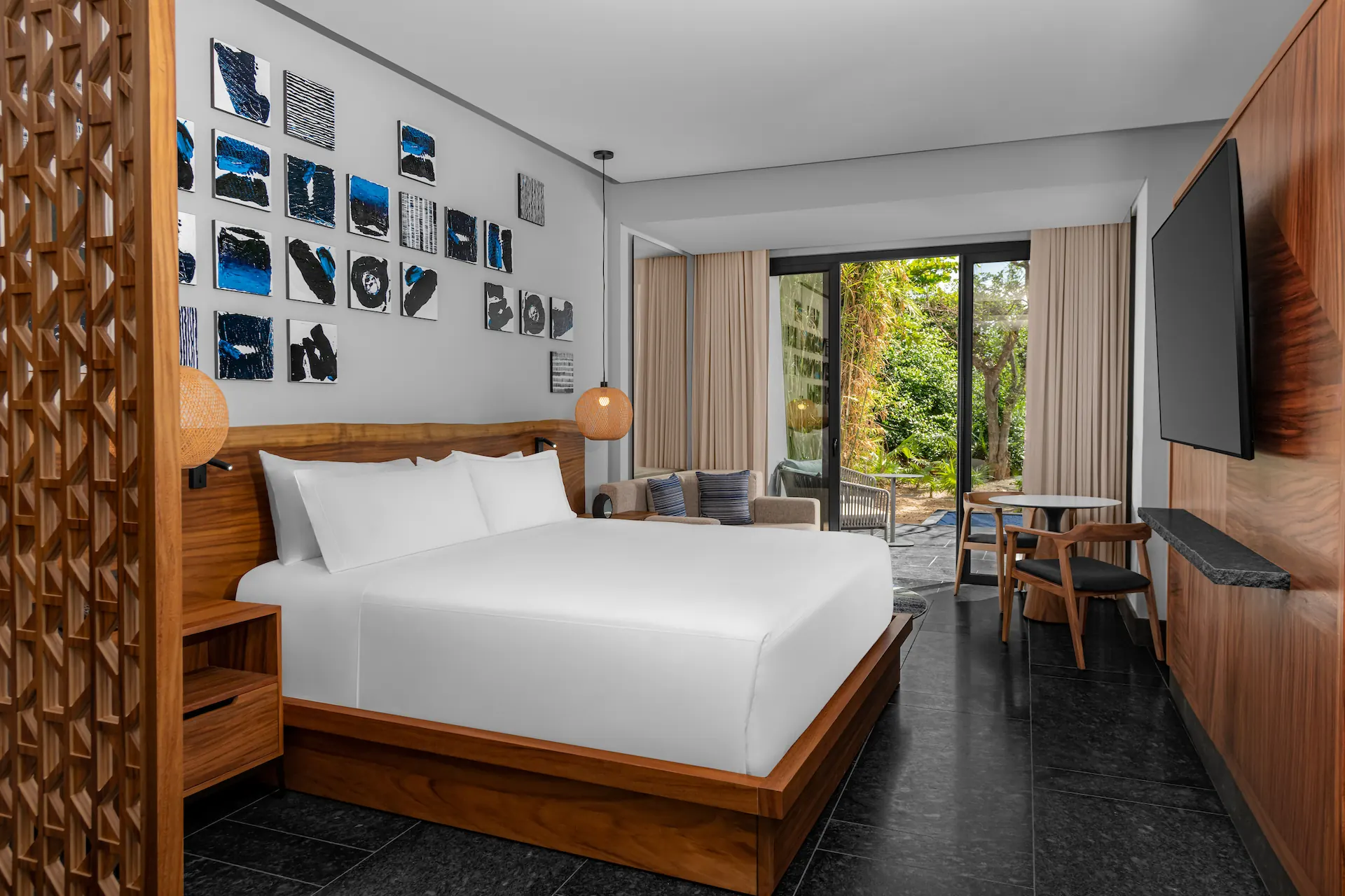 Tropical View Suite with King Bed